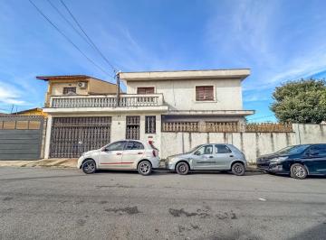 Casa · 230m² · 3 Quartos · 6 Vagas · Sobrado para venda em Jardim Regina com 3 quartos, 230m²