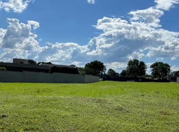 Casa · 1 Quarto · Terreno residencial para venda em Fazenda Santa Maria - Cravinhos, 1,500m²