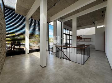 Casa · 290m² · 4 Quartos · 4 Vagas · Exclusividade e Sofisticação: Casa com 4 Suítes e Lazer Completo no condomínio P
