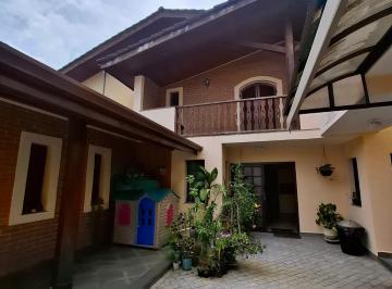 Casa · 498m² · 5 Quartos · 5 Vagas · Casa no condomínio Condomínio Arujazinho I, II e III para venda com 5 quartos, sendo 1 suíte, 498m²