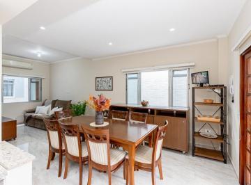 Casa · 200m² · 5 Quartos · 3 Vagas · Sobrado para venda em Jardim Caravelas com 5 quartos, sendo 1 suíte, 200m²