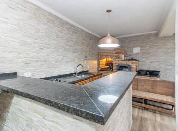Casa · 196m² · 3 Quartos · 3 Vagas · Sobrado para venda em Vila Guedes com 3 quartos, sendo 3 suítes, 196m²