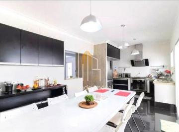 Casa · 200m² · 4 Quartos · 2 Vagas · SOBRADO RESIDENCIAL DE 200M² POSSUI 4 DORMITÓRIOS (2 SUÍTES) E 2 VAGAS Á VENDA N