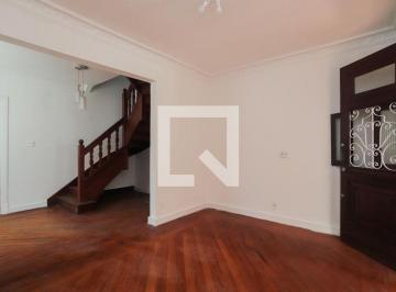 Esta encantadora casa oferece uma combinação perfeita de conforto e conveniência · Casa à Venda - Perdizes, 3 Quartos, 200 m2