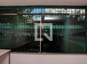 Localizada em São Paulo, esta casa oferece um ambiente acolhedor e funcional. Co · Casa à Venda - Perdizes, 3 Quartos, 460 m2