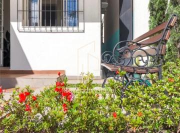 Casa · 209m² · 11 Quartos · 1 Vaga · Sobrado em Perdizes