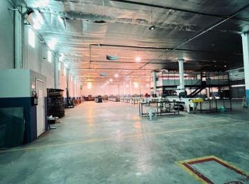 Comercial de 7 quartos, Curitiba · CIC: BARRACÃO LOGÍSTICO EM TERRENO DE 8600m² E PRÉDIO DE 3 ANDARES