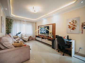 Casa de 4 quartos, Osasco · Sobrado de 226m²| 4 Quartos| 3 Suítes| 5 Vagas e Bem localizado em Osasco.