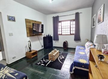 9d3a1917-aaff-43aa-b84e-8662fe6410fc · Casa para venda em Vila Prado com 5 quartos, sendo 2 suítes, 203m²