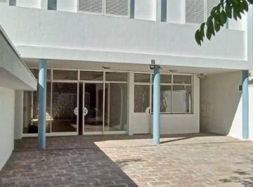 Casa · 500m² · 8 Quartos · 8 Vagas · Casa de Condomínio para venda e aluguel em Centro de 500.00m² com 8 Quartos e 8 Garagens