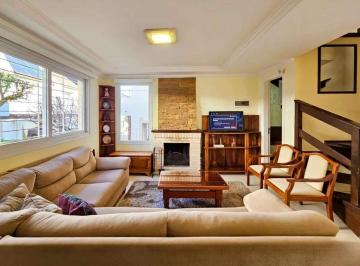 Casa · 80m² · 1 Vaga · CASA MOBILIADA COM 3 SUÍTES À VENDA