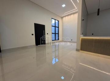 Casa · 140m² · 3 Quartos · 2 Vagas · Casa de alto padrão com 3 quartos sendo 1 suíte na Quadra 202 do Recanto das Emas