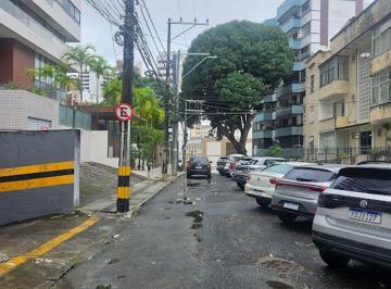 Apartamento de 2 quartos, Salvador · Apartamento 2/4 Na Barra Prédio Pequeno Bem Localizado !