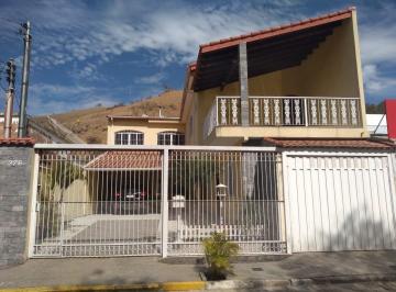 Casa · 300m² · 5 Quartos · 5 Vagas · Imperdível Casa à Venda em Itajubá-MG, Bairro São Sebastião: 5 Quartos, 1 Suíte, 1 Sala, 2 Banheiros