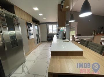 Casa · 390m² · 4 Quartos · Casa à venda - no Bom Jesus