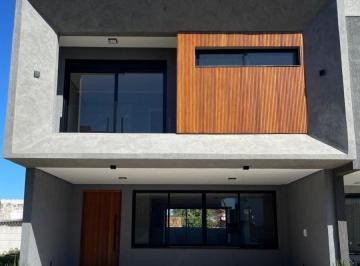 Casa · 158m² · 3 Quartos · Casa à venda - em Ecoville