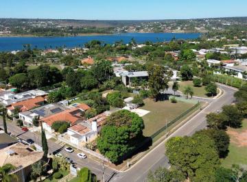 Casa de 4 quartos, Brasília · Lote Exclusivo no Lago Sul SHIS QI 11 com 2.400 m² de Área de Uso e Casa com 4 Suítes