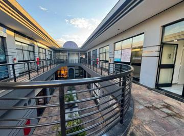 Excelente imóvel comercial disponível para aluguel no bairro Santa Mônica.
O esp · Alugo - Loja em Condomínio Comercial no Bairro Santa Monica, com ou sem vaga de garagem.