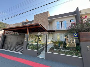 Casa · 280m² · 4 Quartos · 2 Vagas · Casa com 4 quartos sendo 3 suítes a venda em Itajaí-SC