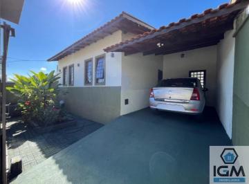 Foto 01 · Casa à venda em Poços de Caldas-MG: 3 quartos, 1 suíte, 2 salas, 2 banheiros e 2 vagas de garagem, 1