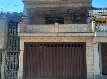 Casa · 244m² · 3 Quartos · 2 Vagas · Casa com 3 quartos e 2 vagas de garagem.