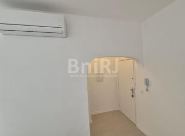 465548uqr.jpg · Apartamento silencioso, reformado, bem ventilado e bem iluminado.