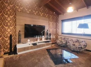 Casa · 232m² · 2 Quartos · 2 Vagas · Casa para alugar em Jardim Inocoop de 232.00m² com 2 Quartos, 1 Suite e 2 Garagens