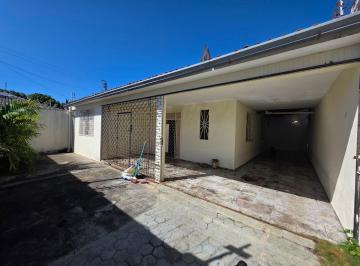 Casa · 250m² · 4 Quartos · 2 Vagas · Casa Espaçosa com 4 Vagas do lado da Av Oliveira Pa