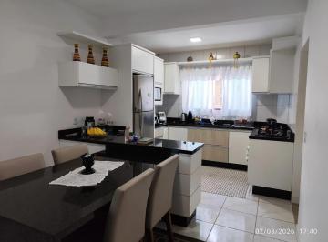 Casa · 198m² · 4 Quartos · 1 Vaga · Casa 4 Quartos com 1 Suíte - Fundos