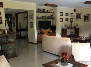 Casa en Venda de 4 quartos  · Casa para venda em Recanto Suiço de 700.00m² com 4 Quartos, 4 Suites e 14 Garagens