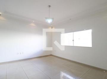 Casa · 250m² · 3 Quartos · 4 Vagas · Casa para Aluguel - Brasil, 3 Quartos,  250 m² - Uberlândia