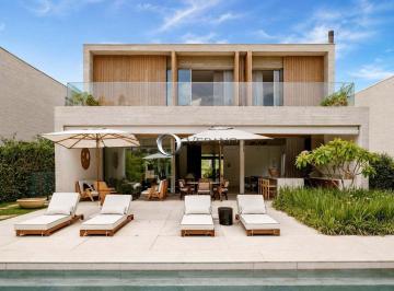 Casa · 700m² · 4 Quartos · 6 Vagas · Fazenda da Grama - Casa Exclusiva com 4 suítes Uluwatu Villas - Fazenda da Grama