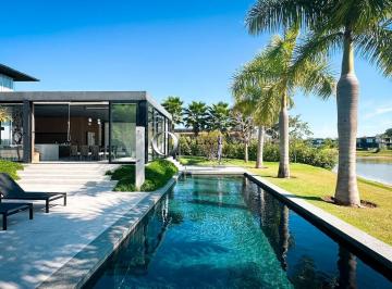 Casa · 624m² · 5 Quartos · 8 Vagas · Fazenda Boa Vista - Casa com 5 Suítes à Venda na Fazenda Boa Vista