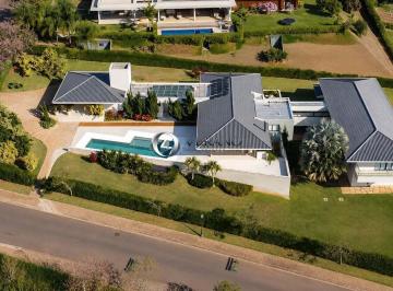 Casa · 910m² · 6 Quartos · 6 Vagas · Fazenda da Grama - Casa com 6 suítes à Venda na Fazenda da Grama