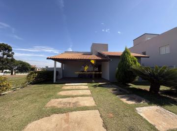 Casa · 153m² · 3 Quartos · 2 Vagas · Casa com Piscina à Venda – Conforto, Espaço e Qualidade para Morar