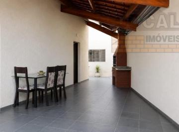 Foto 01 · Casa à venda no Parque Assunção, Taboão da Serra-SP! 2 quartos, 1 suíte, 2 salas, 2 banheiros, 2 vag