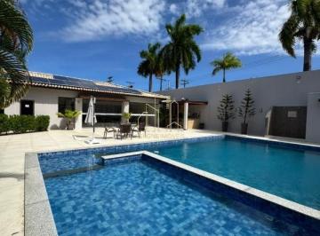 Foto 01 · Casa de luxo em condomínio à venda em Lauro de Freitas com 5 quartos 5 suítes 2 salas 7 banheiros 4