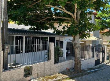 Casa de 2 quartos, Florianópolis · Casa térrea a venda
