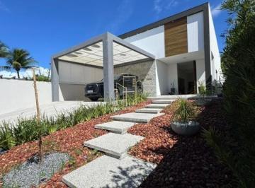 Foto 01 · Casa de Luxo em Condomínio à Venda em Lauro de Freitas com 6 quartos 4 suítes 3 salas 6 banheiros 4 