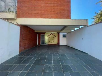 Casa · 2m² · 3 Quartos · 2 Vagas · Casa para Aluguel em Itu (Bairro Brasil) com 3 Quartos e Piscina – a 5 min do Centro