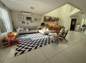 Casa · 157m² · 4 Quartos · 2 Vagas · Casa em Condomínio em Vinhedo (SP) – 4 Suítes com Varanda Gourmet e Lazer Completo