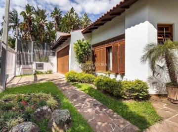 Casa · 250m² · 3 Quartos · 3 Vagas · RESIDÊNCIA CLÁSSICA EM UMA DAS MELHORES RUAS DO BAIRRO JARDIM LINDÓIA!