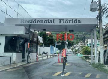 Casa · 208m² · 5 Quartos · 2 Vagas · ÓTIMA CASA 5 QUARTOS, DENTRO DO CONDOMÍNIO RESIDENCIAL FLÓRIDA