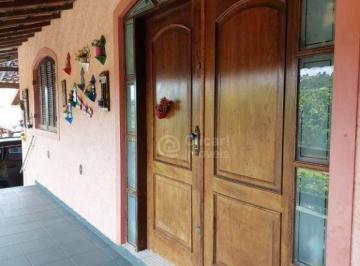 27f4255ff8f804f8ac17e3a2783209dd26639f6f · Casa com 4 suítes à venda, 325 m² por R$ 915.000