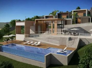 Casa · 189m² · 3 Quartos · 2 Vagas · Casa com 3 suítes e 180 m² em condomínio fechado no Jardim Vitória