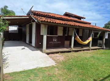 Casa · 80m² · 3 Quartos · 3 Vagas · Casas Chalé no bairro Grama próximo à Surfland