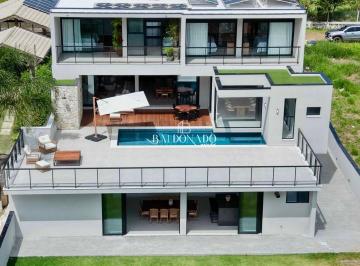 Casa · 1000m² · 5 Quartos · 4 Vagas · À Venda Casa de Alto Padrão em condomínio na Represa De Bragança Paulista - SP