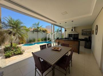 Casa · 262m² · 3 Quartos · 4 Vagas · Casa de Condomínio para venda em Horto de 262.00m² com 3 Quartos, 3 Suites e 4 Garagens