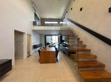 Casa · 227m² · 3 Quartos · 4 Vagas · Casa de Condomínio para venda em Horto de 227.00m² com 3 Quartos, 3 Suites e 4 Garagens