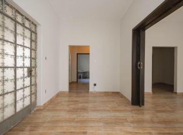 Casa · 185m² · 4 Quartos · 4 Vagas · Casa para alugar em Centro de 185.00m² com 4 Quartos e 4 Garagens